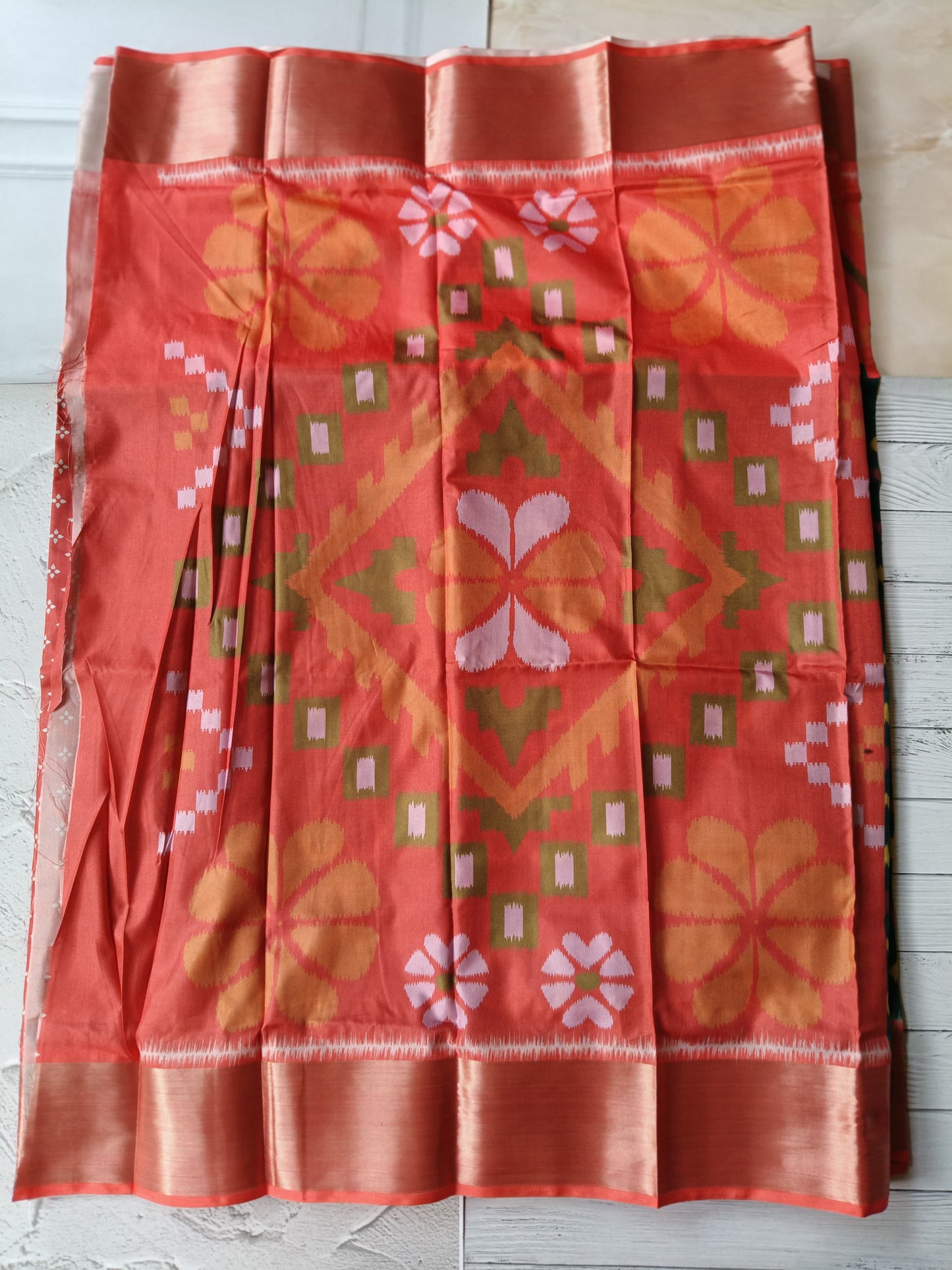 Lightweight Ikkat Dola Soft Silk Saree – Elegant Daily & Festive Wear