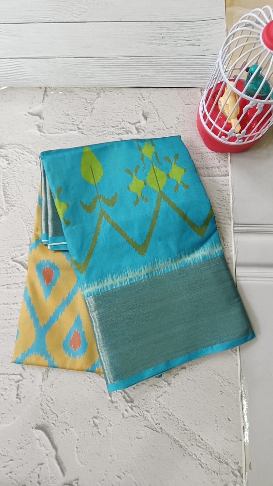 Lightweight Ikkat Dola Soft Silk Saree – Elegant Daily & Festive Wear