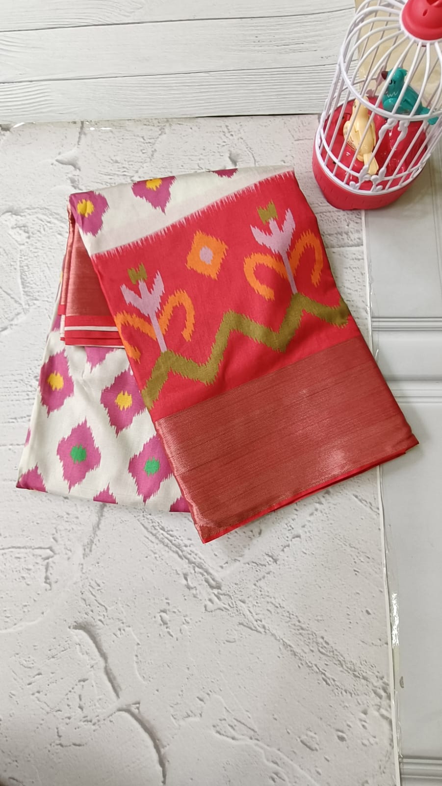 Lightweight Ikkat Dola Soft Silk Saree – Elegant Daily & Festive Wear