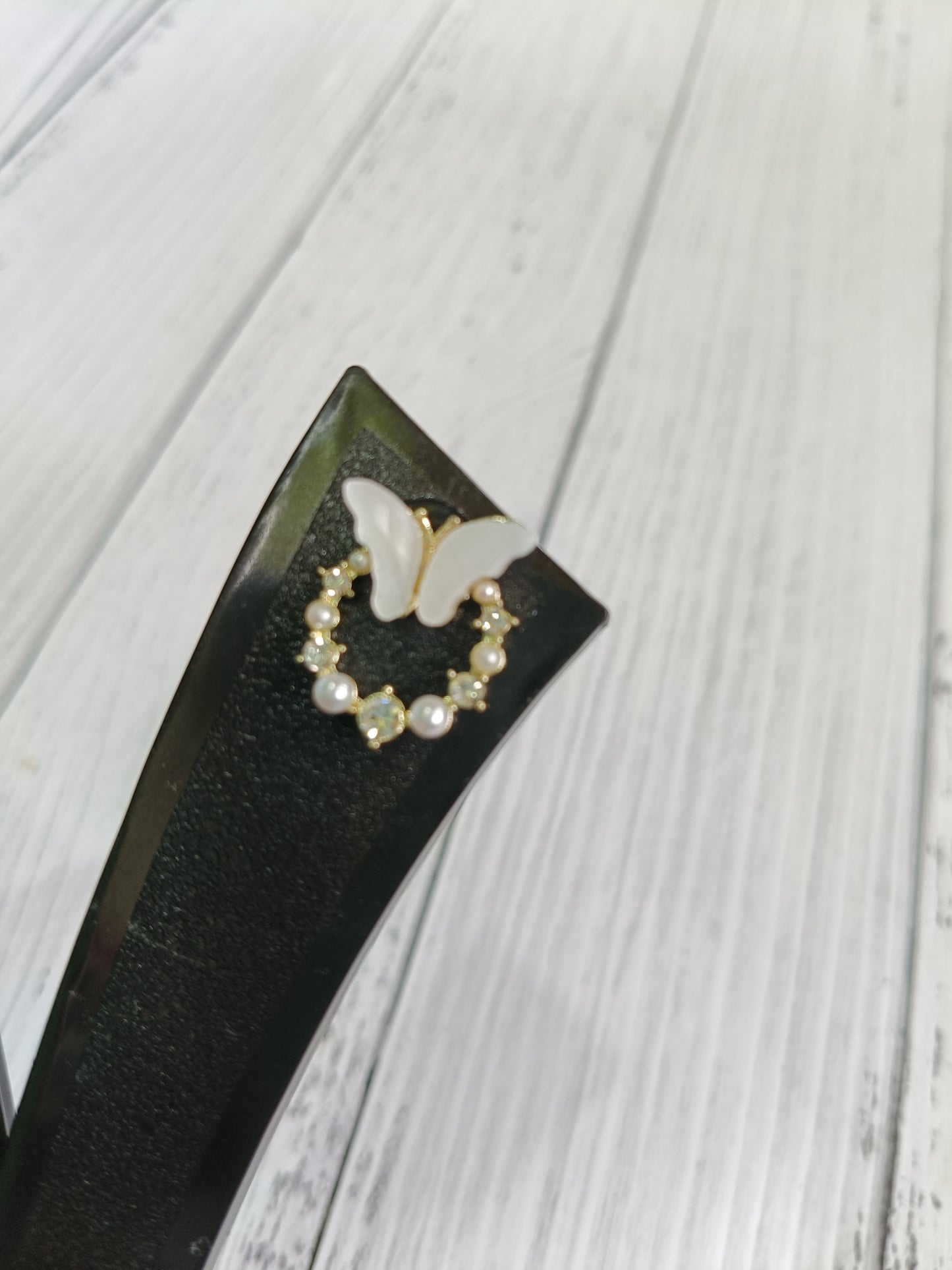 butterfly peral hoops