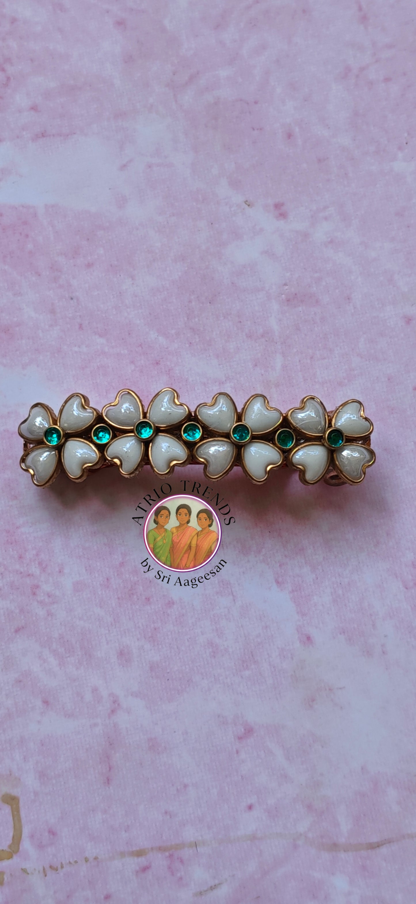 white kundan hair clip