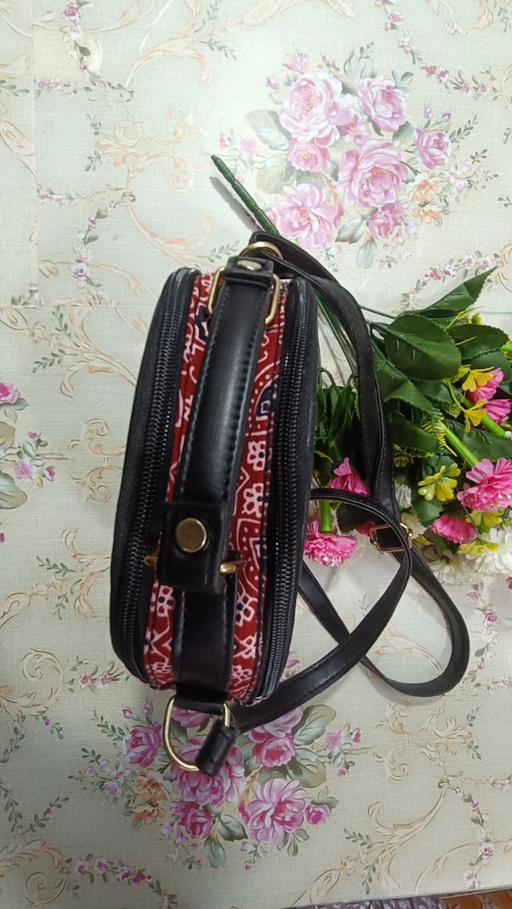 round sling bag