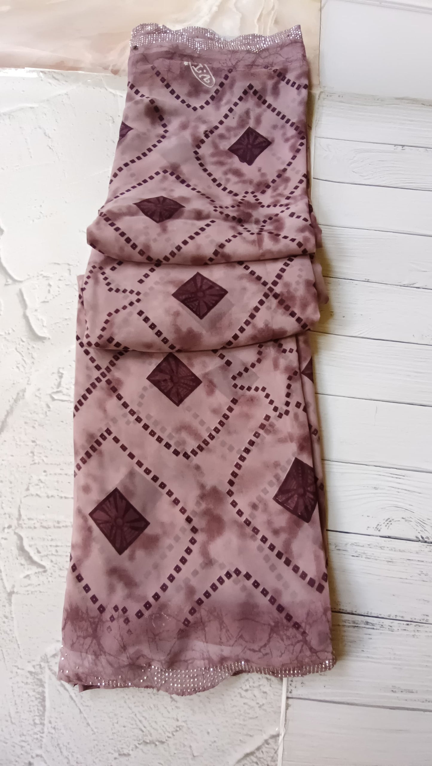 Elegant Women's Chiffon Saree with Swarovski Diamond Work & Cutwork Border
