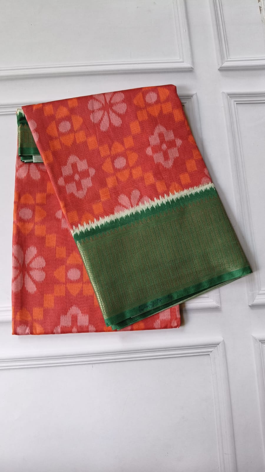 Lightweight Ikkat Dola Soft Silk Saree – Elegant Daily & Festive Wear