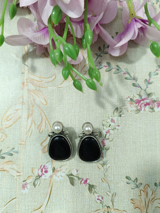 stud earrings 
