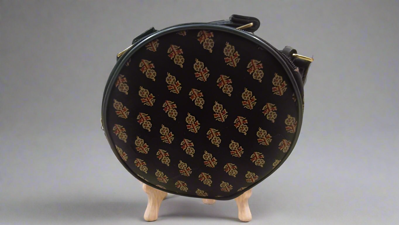 round sling bag