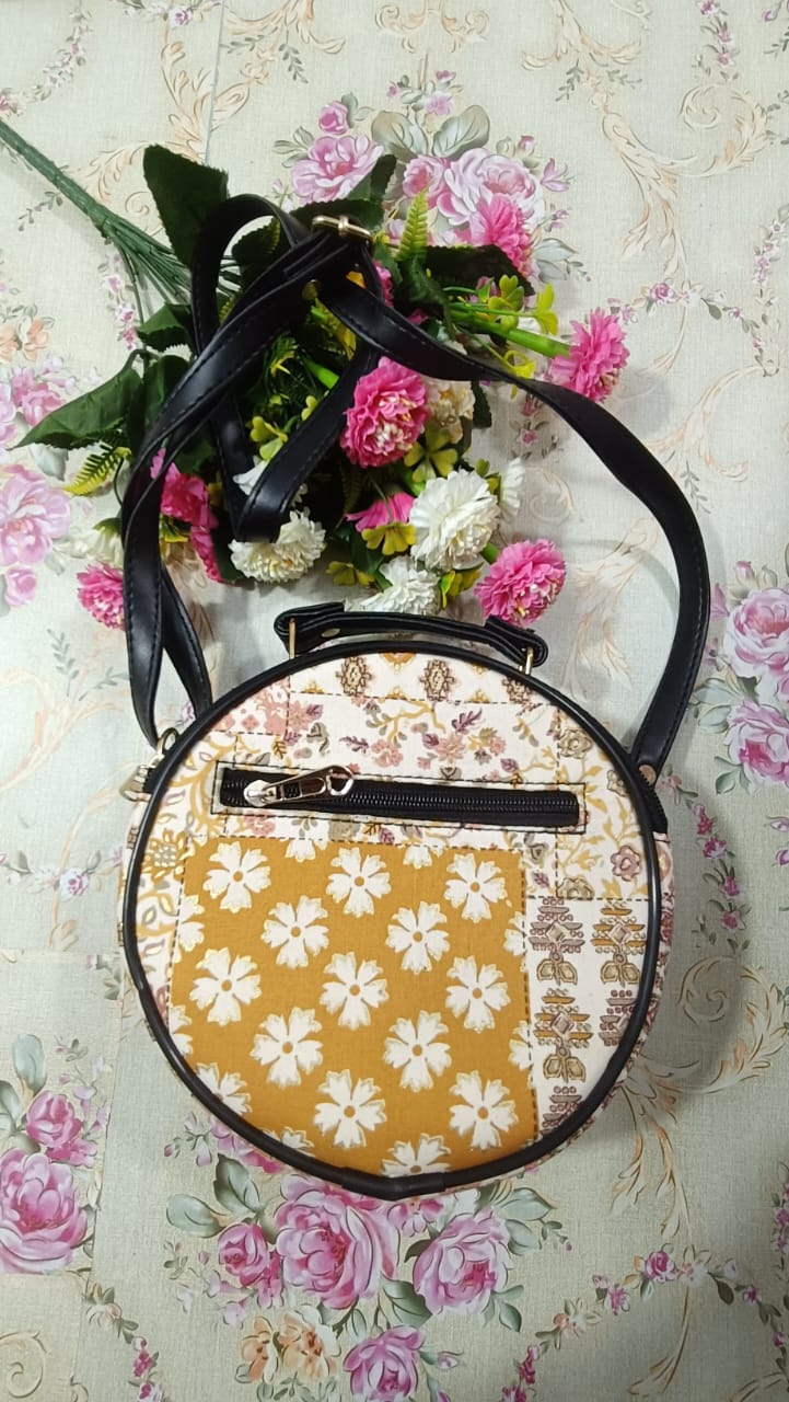 round sling bag