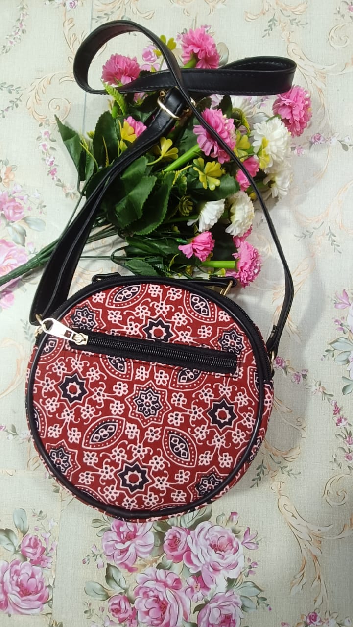 round sling bag
